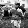 Lucien Clergue, Fille à la guitare, 1956